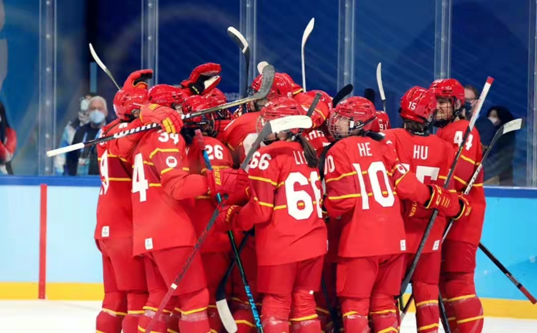 最新战报：冰球豪取连胜，冠军在望