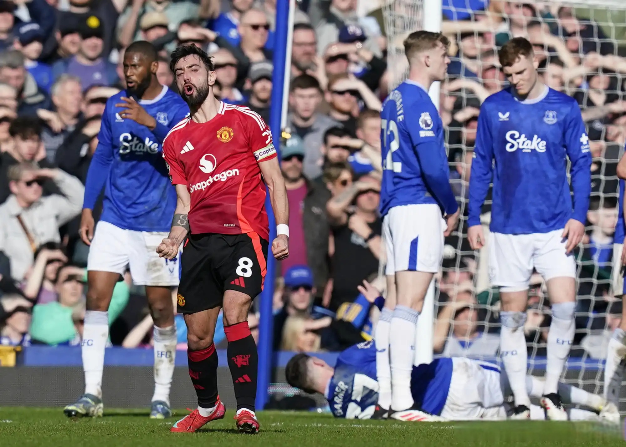 美国碾压英格兰，莱万点燃赛场